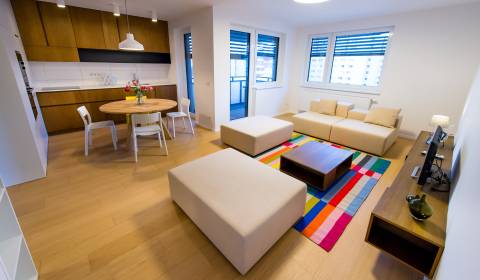 Kiadó 3 szobás lakás, 3 szobás lakás, Steinov dvor, Bratislava - Staré