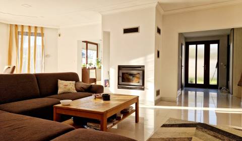 Eladó Családi ház, Családi ház, Družstevná, Pezinok, Szlovákia