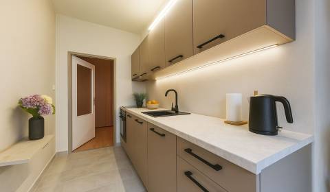 Eladó 4 szobás lakás, 4 szobás lakás, Banská Bystrica, Szlovákia