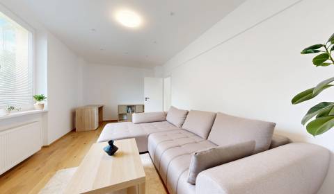 Eladó 3 szobás lakás, 3 szobás lakás, Daxnerovo námestie, Bratislava -