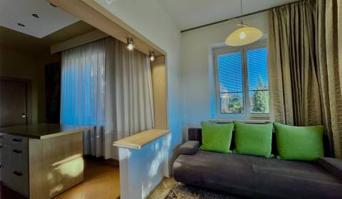 Kiadó 4 szobás lakás, 4 szobás lakás, Revova, Bratislava - Staré Mesto