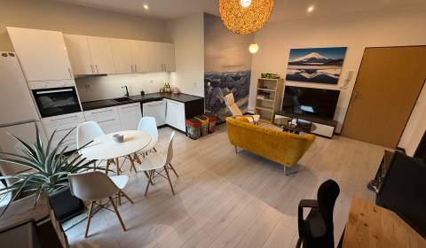 Eladó 2 szobás lakás, 2 szobás lakás, Terézie Vansovej, Prievidza, Szl