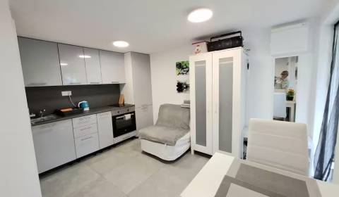 Eladó Garzonlakás, Garzonlakás, Bratislava - Ružinov, Szlovákia