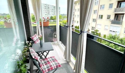 Kiadó 2 szobás lakás, 2 szobás lakás, Dunajská Streda, Szlovákia