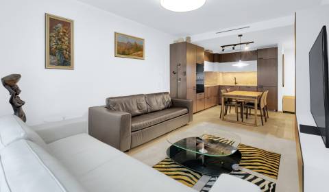 Kiadó 2 szobás lakás, 2 szobás lakás, Floriánska, Bratislava - Staré M