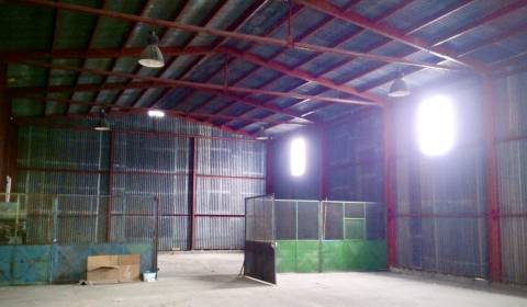 Kiadó Raktárak és ipari épületek, Raktárak és ipari épületek, Jarmočná