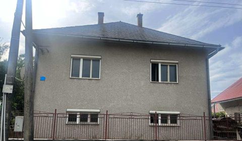 Eladó Családi ház, Családi ház, Banská Bystrica, Szlovákia