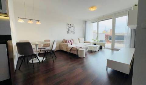 Eladó 2 szobás lakás, 2 szobás lakás, Pezinok, Szlovákia