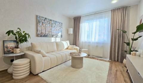 Eladó 2 szobás lakás, 2 szobás lakás, Novozámocká, Zvolen, Szlovákia