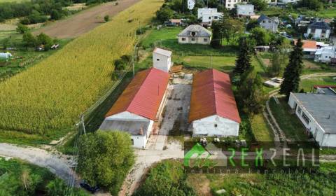 Eladó Raktárak és ipari épületek, Raktárak és ipari épületek, Veľký Kr