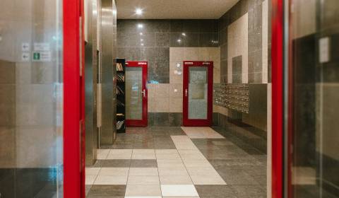 Eladó 3 szobás lakás, Záhradnícka, Bratislava - Ružinov