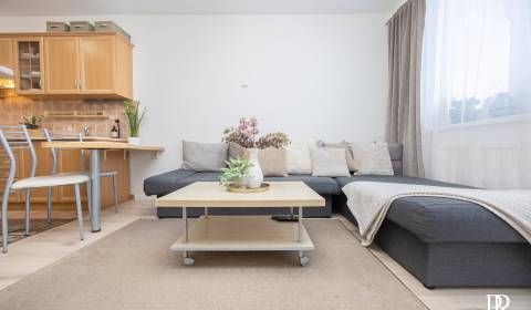 Eladó 2 szobás lakás, 2 szobás lakás, Trenčín, Szlovákia