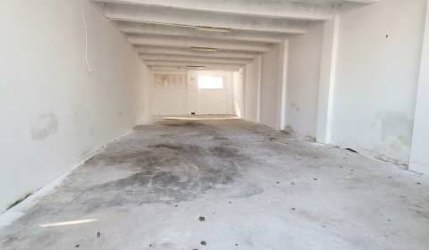 Kiadó Raktárak és ipari épületek, Raktárak és ipari épületek, Trnavská