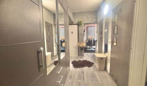 Eladó 3 szobás lakás, 3 szobás lakás, Centrum, Čadca, Szlovákia