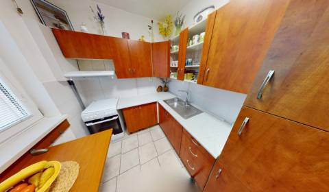 Eladó 3 szobás lakás, 3 szobás lakás, Krušovská, Topoľčany, Szlovákia