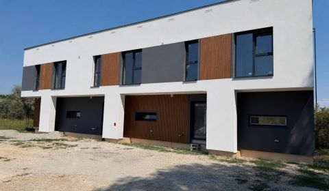 Eladó Családi ház, Családi ház, Drieňová, Nitra, Szlovákia