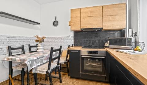 Eladó 3 szobás lakás, 3 szobás lakás, Senec, Szlovákia