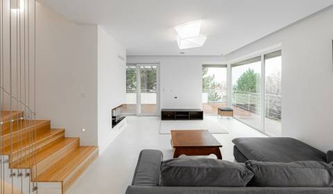 Kiadó Családi ház, Családi ház, Pôvabnicová, Bratislava - Karlova Ves,