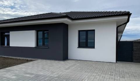 Eladó Családi ház, Családi ház, Hlohovec, Szlovákia