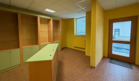 Kiadó Üzlethelység, Üzlethelység, Štefánikova, Senica, Szlovákia