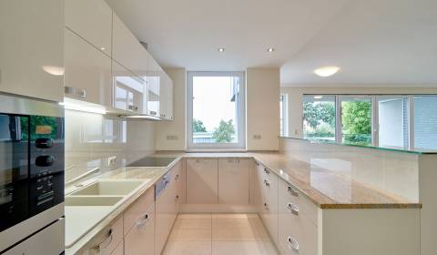 Kiadó 3 szobás lakás, 3 szobás lakás, Mudroňova, Bratislava - Staré Me