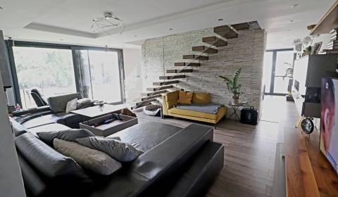 Eladó Családi ház, Családi ház, Jánošíkova, Piešťany, Szlovákia