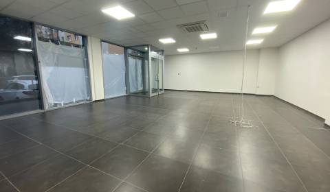 Kiadó Üzlethelység, Üzlethelység, Námestie hraničiarov, Bratislava - P