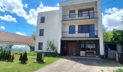 Eladó Családi ház, Családi ház, Dolný Lopašov, Piešťany, Szlovákia
