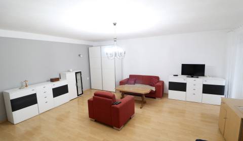 Eladó Családi ház, Családi ház, Dolný Lopašov, Piešťany, Szlovákia