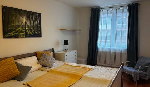 Kiadó 2 szobás lakás, 2 szobás lakás, Veltlínska, Pezinok, Szlovákia