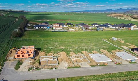 Eladó Családi ház, Családi ház, Štvrtok, Trenčín, Szlovákia