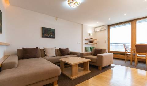 Kiadó 2 szobás lakás, 2 szobás lakás, Medená, Bratislava - Staré Mesto