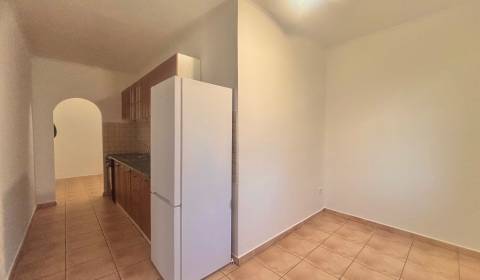 Eladó 2 szobás lakás, 2 szobás lakás, Čadca, Szlovákia