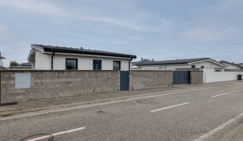 Eladó Családi ház, Családi ház, Pri parku, Pezinok, Szlovákia