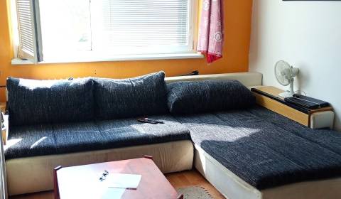 Eladó Garzonlakás, Garzonlakás, Vilová, Bratislava - Petržalka, Szlová