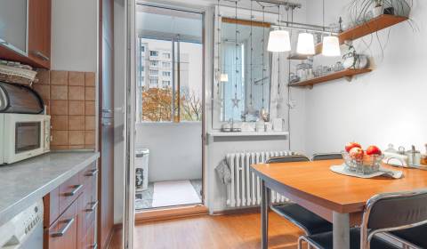 Eladó 4 szobás lakás, 4 szobás lakás, Poľnohospodárska, Bratislava - V