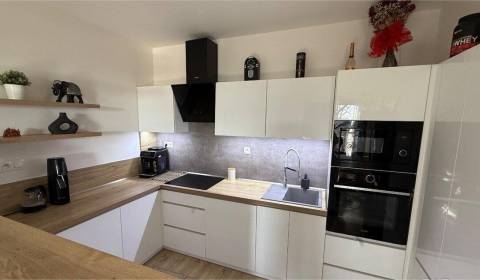 Kiadó 2 szobás lakás, 2 szobás lakás, Kukučínova, Senec, Szlovákia