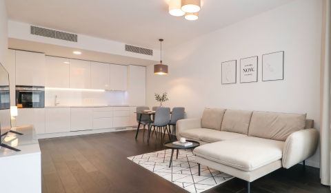 Kiadó 2 szobás lakás, 2 szobás lakás, Čulenova, Bratislava - Staré Mes