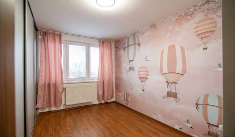 Eladó 3 szobás lakás, 3 szobás lakás, Hlavná, Pezinok, Szlovákia