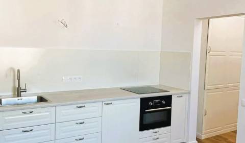 Eladó 3 szobás lakás, 3 szobás lakás, Bratislava - Staré Mesto, Szlová