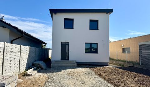 Eladó Családi ház, Családi ház, Hviezdna, Košice-okolie, Szlovákia