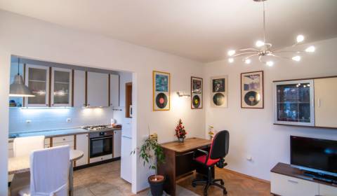 Kiadó 2 szobás lakás, 2 szobás lakás, SNP, Senec, Szlovákia