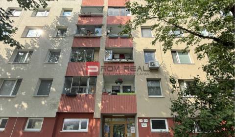 Eladó 4 szobás lakás, 4 szobás lakás, Hrobákova, Bratislava V, Szlovák