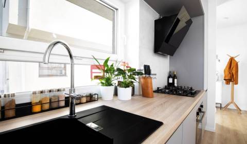 Eladó 3 szobás lakás, 3 szobás lakás, Pekná, Senec, Szlovákia