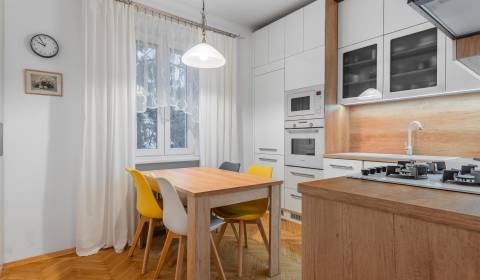 Hangulatos 2 szobás lakás eladó Pozsony központjában