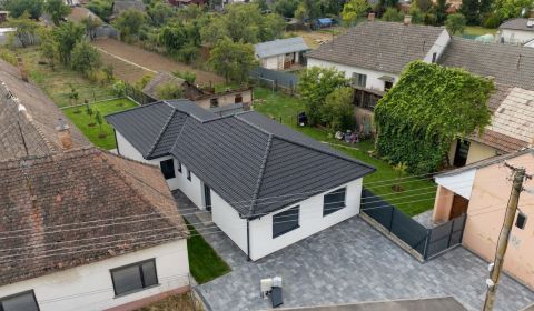 Eladó Családi ház, Családi ház, Strážovská cesta, Piešťany, Szlovákia