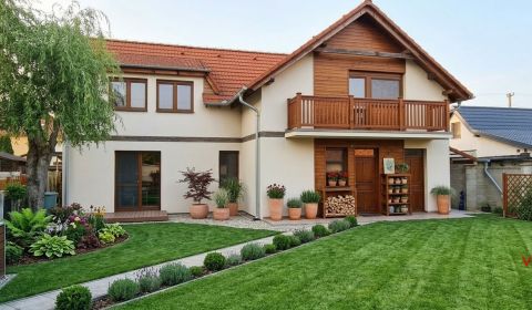 Eladó Családi ház, Családi ház, Krátka, Senec, Szlovákia