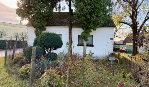 Eladó Családi ház, Családi ház, Sadová, Senica, Szlovákia