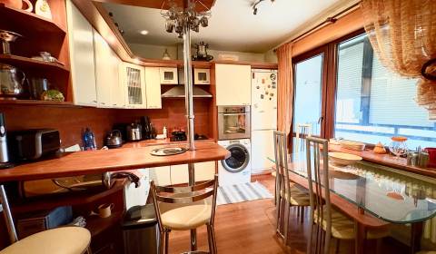 Eladó 3 szobás lakás, 3 szobás lakás, Hollého, Michalovce, Szlovákia