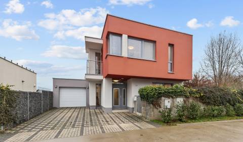 Eladó Családi ház, Családi ház, Révová, Senec, Szlovákia